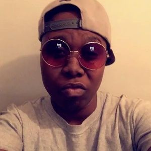 Meet your Posher, Que